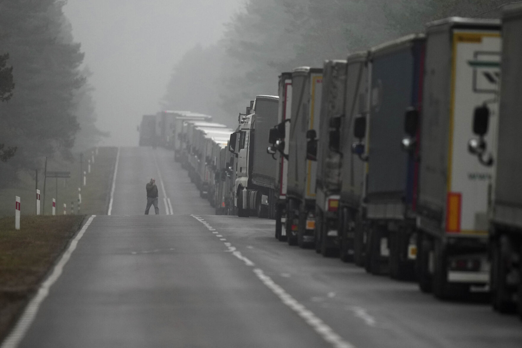 APTOPIX Migration Poland Belarus
